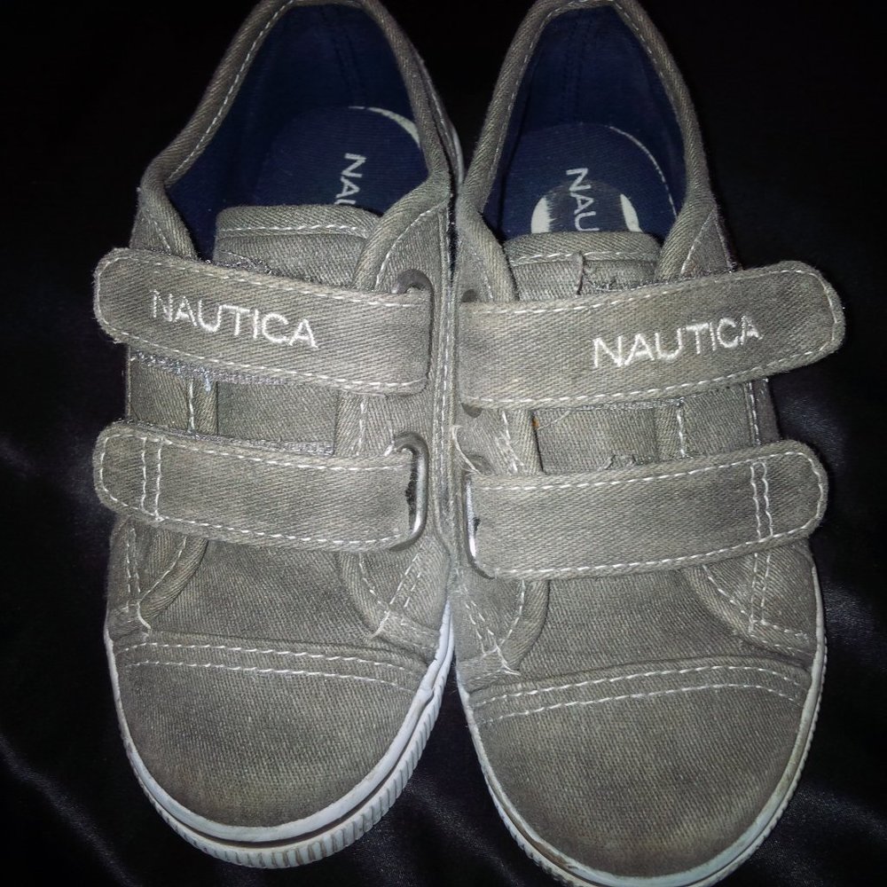 Nautica sneakers Toddler size 9 pre-owned